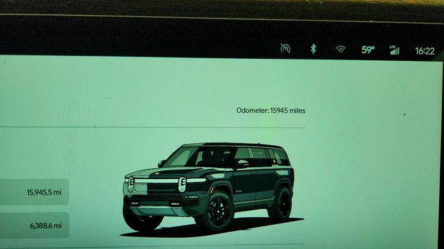 2024 Rivian R1S All-Terrain Performance Dual Max Adventure Package - 22999098 - 13