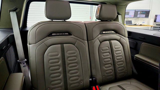 2024 Rivian R1S All-Terrain Performance Dual Max Adventure Package - 22999098 - 21