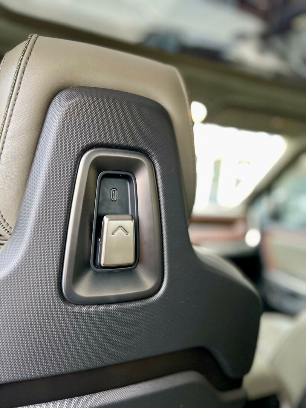 2024 Rivian R1T ADVENTURE - 22957407 - 19