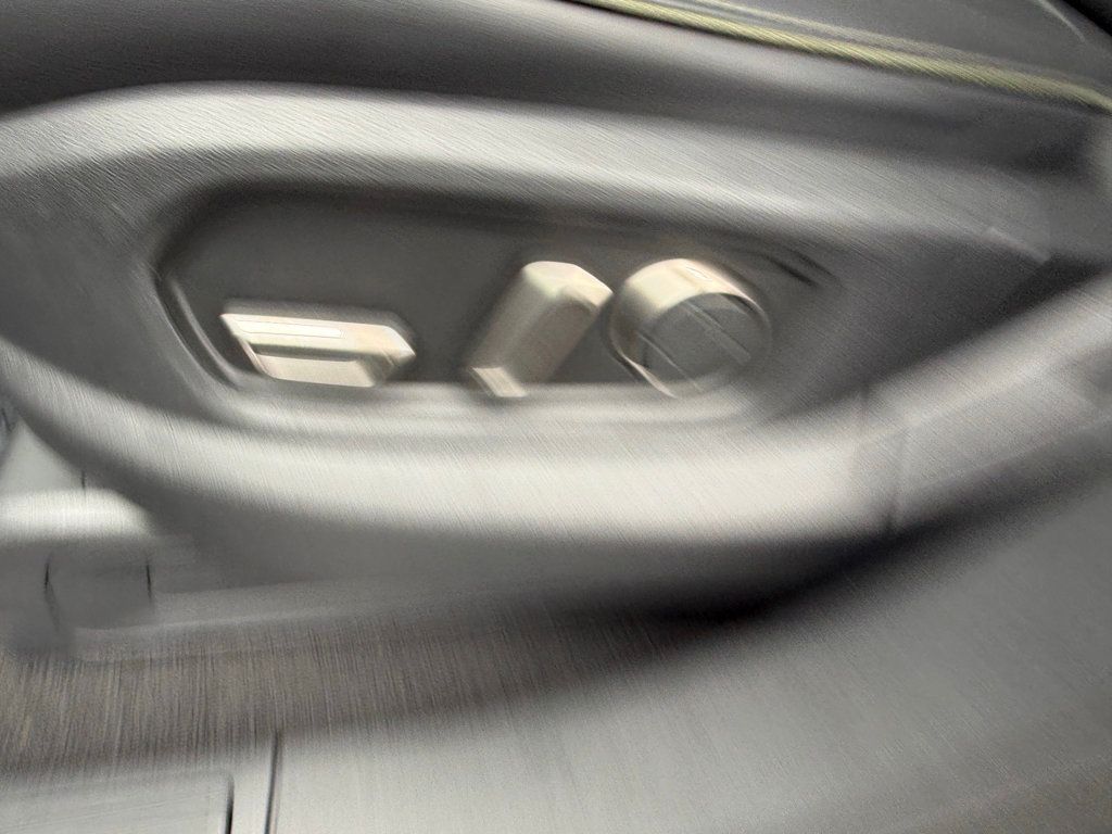 2024 Rivian R1T Adventure Dual Motor  - 22954186 - 13