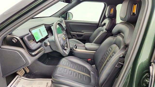 2024 Rivian R1T Adventure Dual-Motor Large Pack w/ Tonneau Cover (352-mi. range) - 22958984 - 19