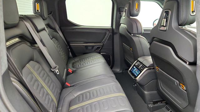 2024 Rivian R1T Adventure Dual-Motor Large Pack w/ Tonneau Cover (352-mi. range) - 22958984 - 22