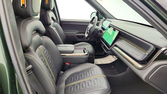 2024 Rivian R1T Adventure Dual-Motor Large Pack w/ Tonneau Cover (352-mi. range) - 22958984 - 23