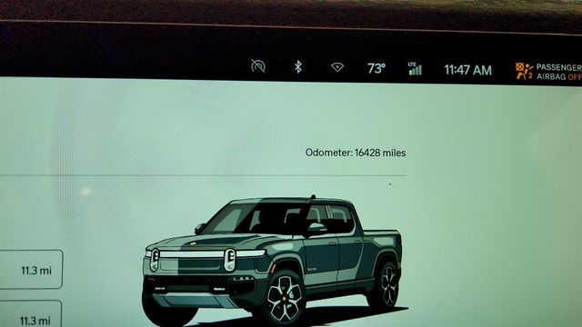 2024 Rivian R1T Adventure Dual-Motor Max Pack w/ Ocean Coast Interior - 23074972 - 13