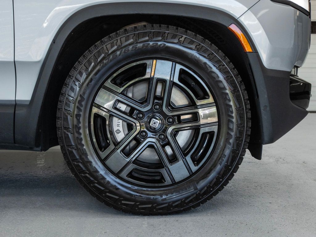 2024 Rivian R1T Adventure photo 11
