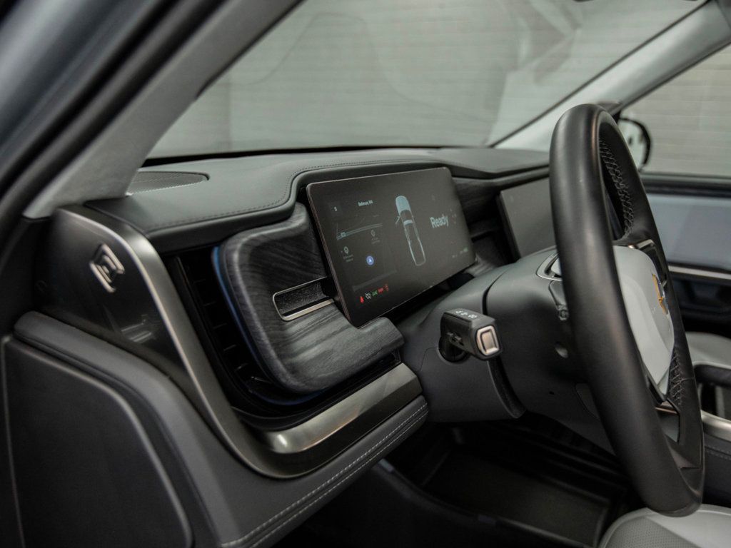 2024 Rivian R1T Adventure photo 19