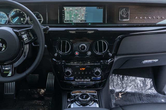 2024 Rolls-Royce Phantom Sedan - 22941072 - 17