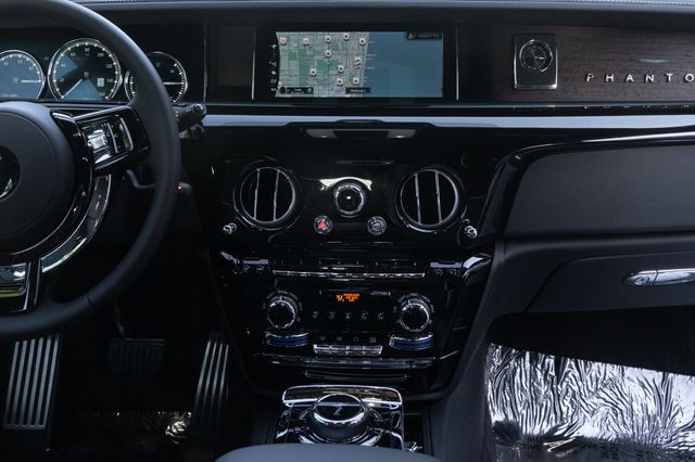 2024 Rolls-Royce Phantom Sedan - 22941072 - 29