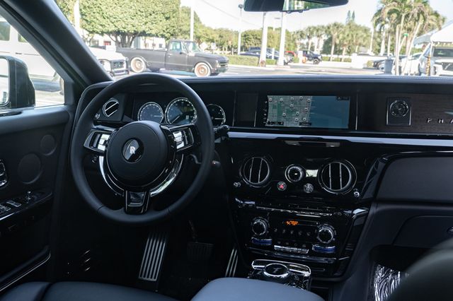 2024 Rolls-Royce Phantom Sedan - 22941072 - 30