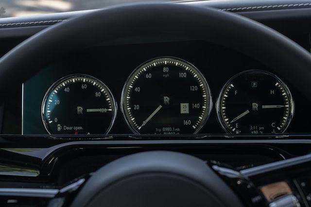 2024 Rolls-Royce Phantom Sedan - 22941072 - 32