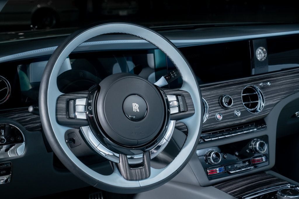 Rolls-Royce Spectre photo 12