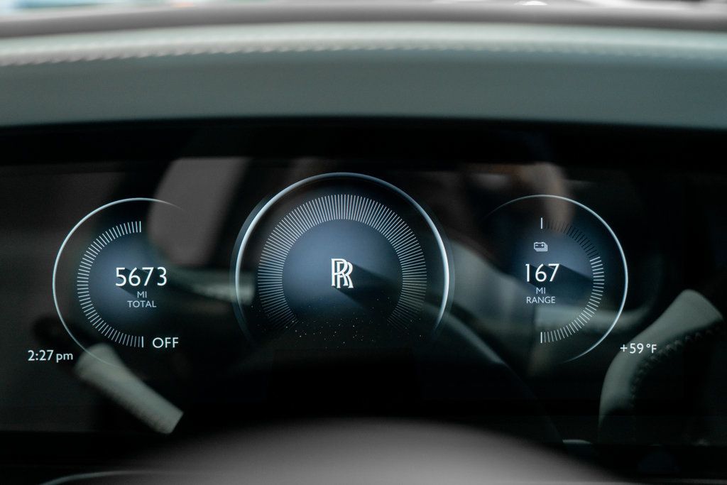 Rolls-Royce Spectre photo 15