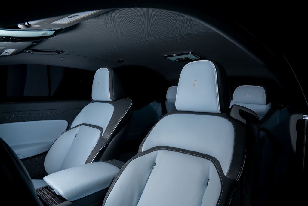 Rolls-Royce Spectre photo 19