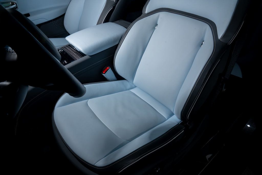 Rolls-Royce Spectre photo 20