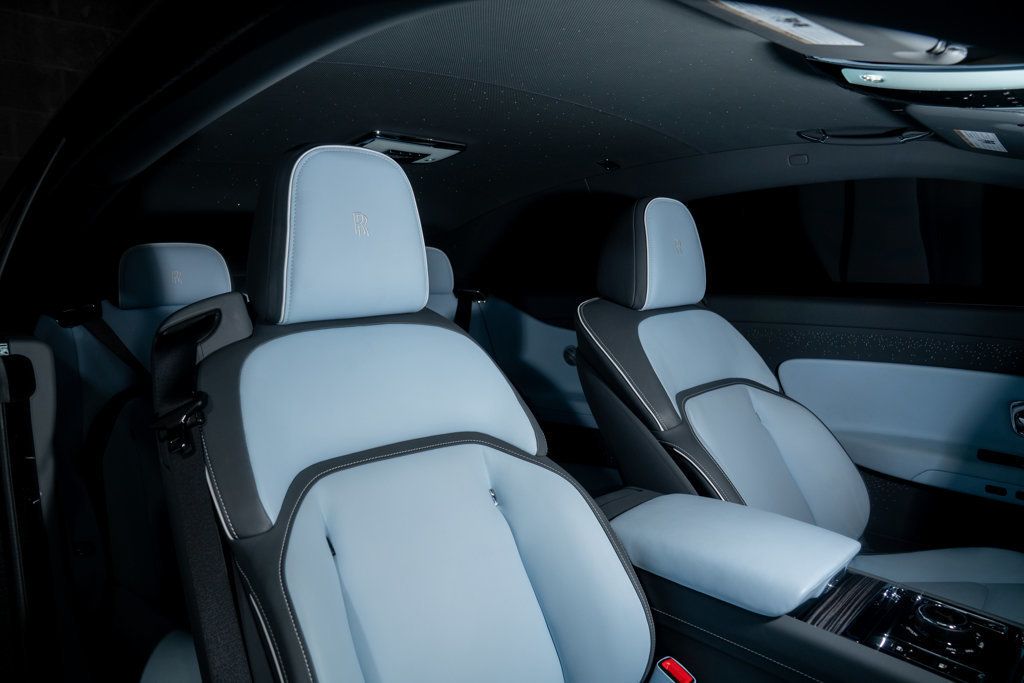 Rolls-Royce Spectre photo 21