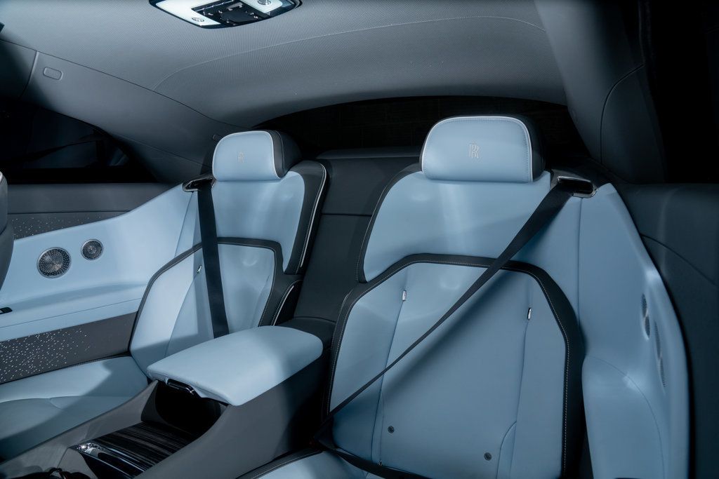 Rolls-Royce Spectre photo 24