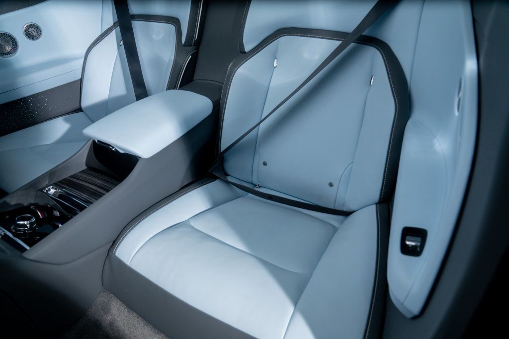 Rolls-Royce Spectre photo 25