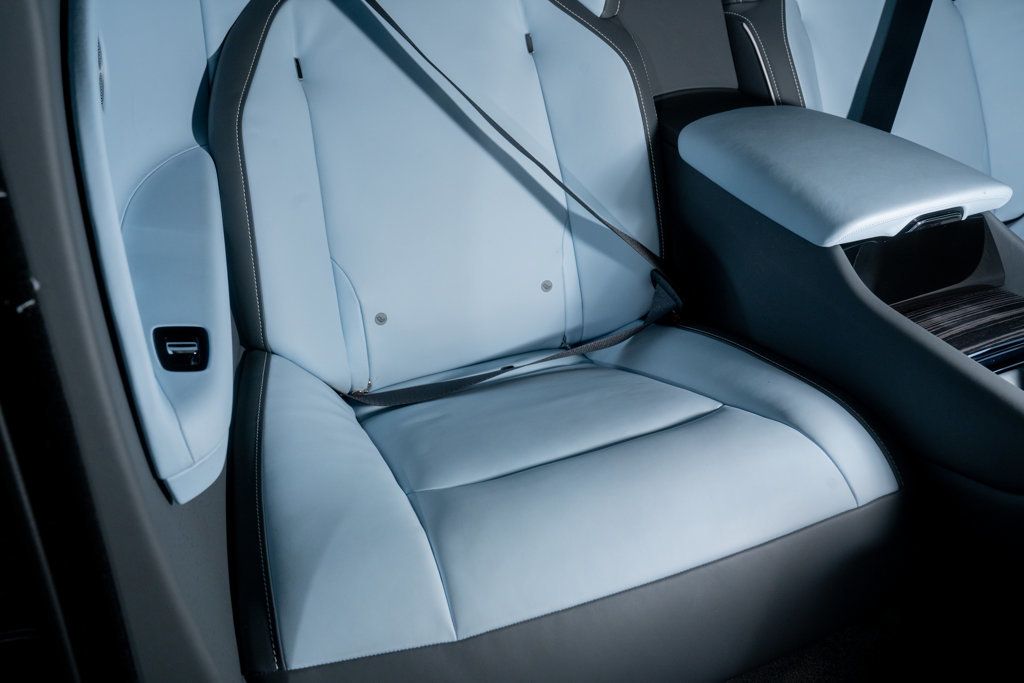 Rolls-Royce Spectre photo 27