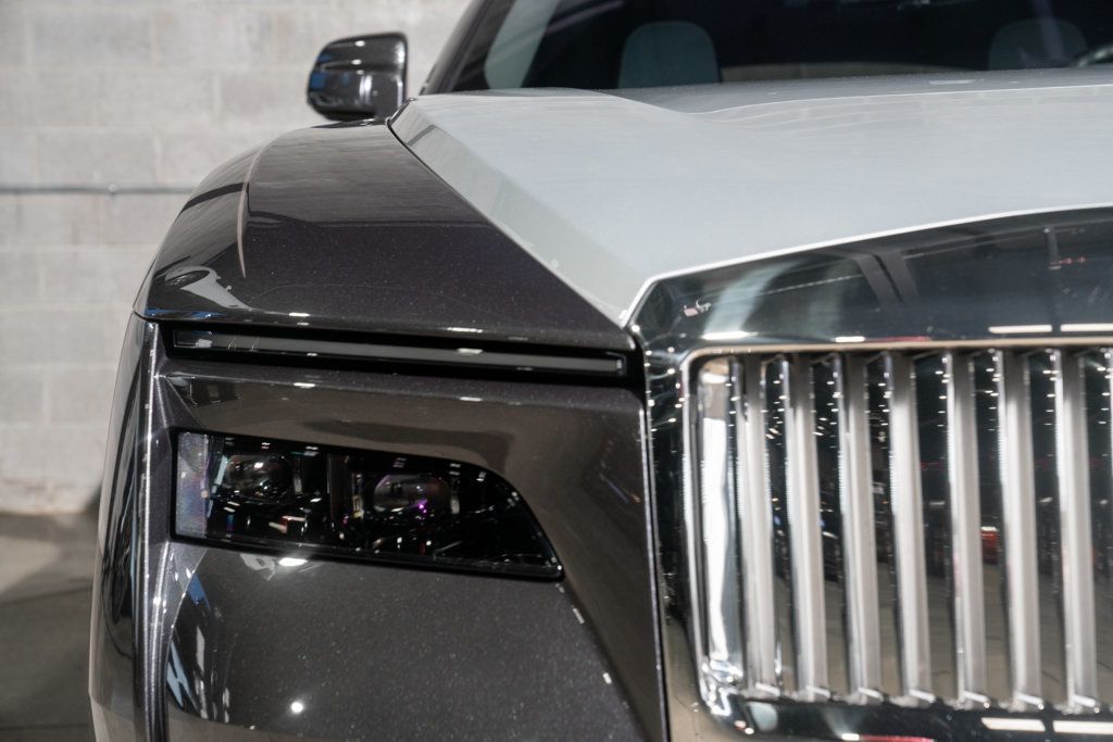 Rolls-Royce Spectre photo 38