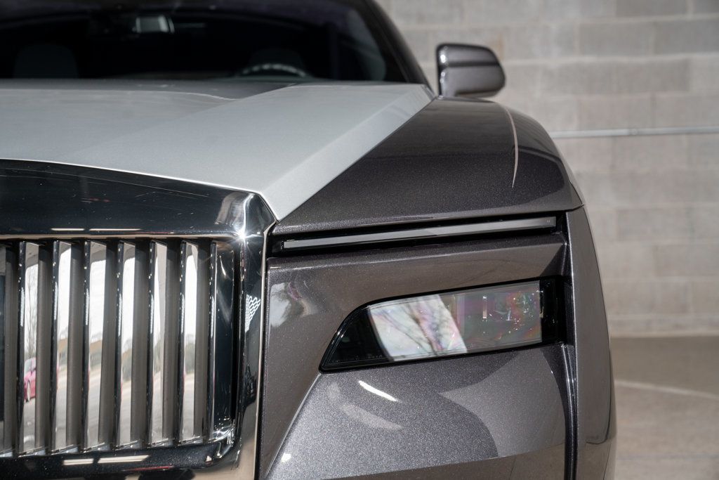 Rolls-Royce Spectre photo 39
