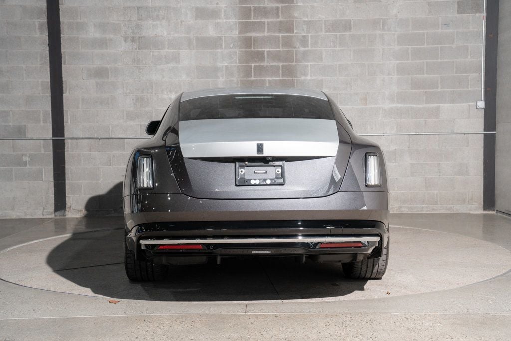 Rolls-Royce Spectre photo 4