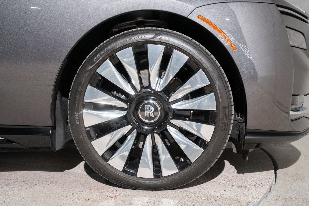 Rolls-Royce Spectre photo 51