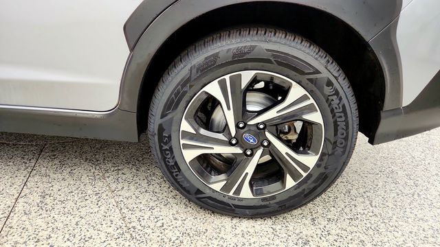 2024 Subaru Crosstrek Premium AWD w/ Moonroof, Power Seat, HomeLink & Wireless Charger - 23093343 - 8
