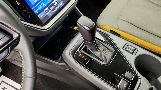 2024 Subaru Crosstrek Sport AWD w/ Moonroof, Power Seat & Blind Spot Detection - 23006898 - 16