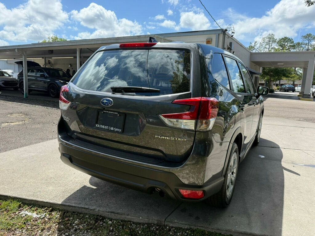 2024 Subaru Forester Base photo 8