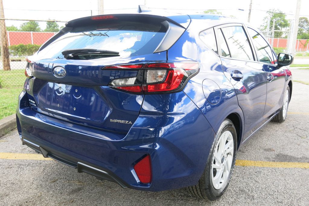 2024 Subaru Impreza Base photo 4