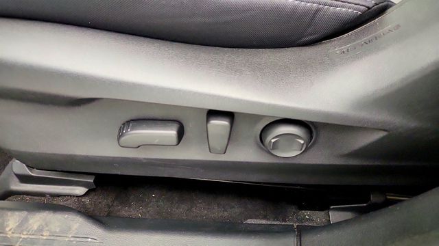 2024 Subaru Outback Premium AWD w/ Power Moonroof, BSD & Keyless Access - 23010385 - 11