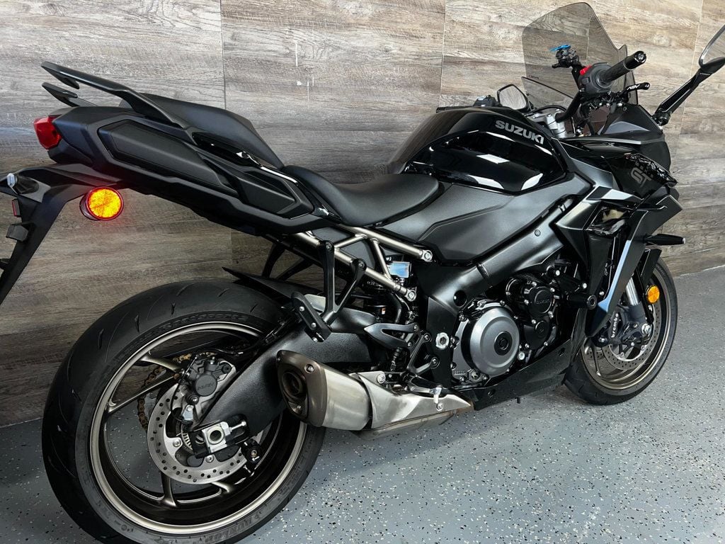 2024 Suzuki GSX-S 1000GT LIKE NEW! - 22664057 - 2