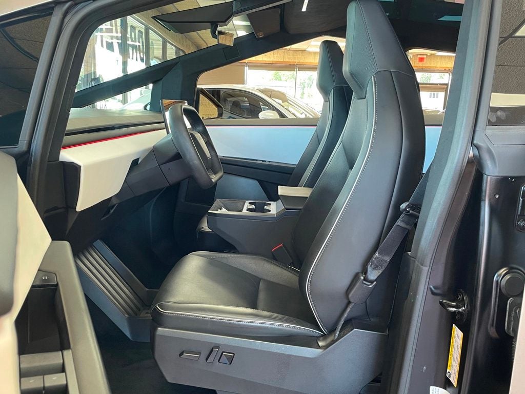 2024 Tesla Cybertruck AWD - 23044596 - 12