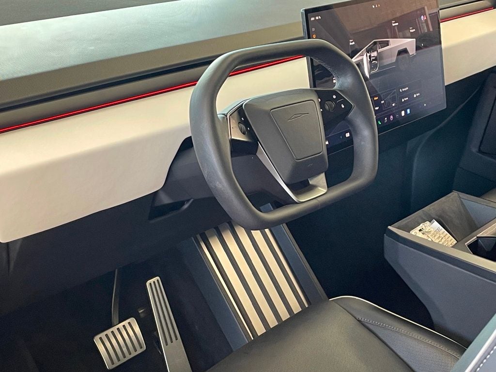 2024 Tesla Cybertruck AWD - 23044596 - 15
