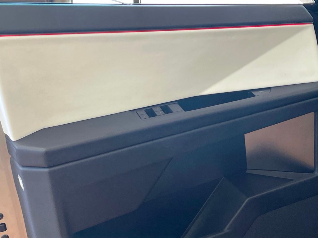 2024 Tesla Cybertruck AWD - 23044596 - 16