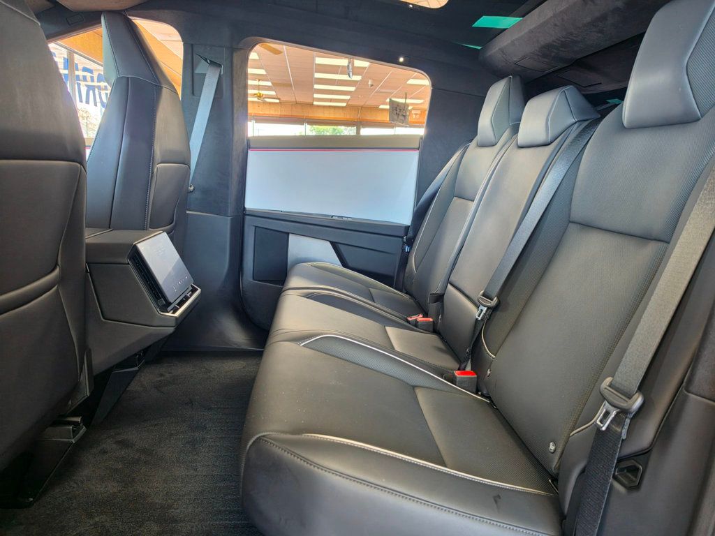2024 Tesla Cybertruck AWD - 23060420 - 17