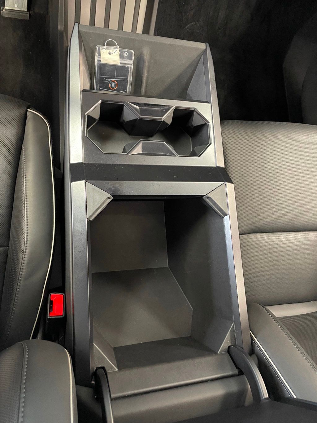2024 Tesla Cybertruck AWD - 23061080 - 21
