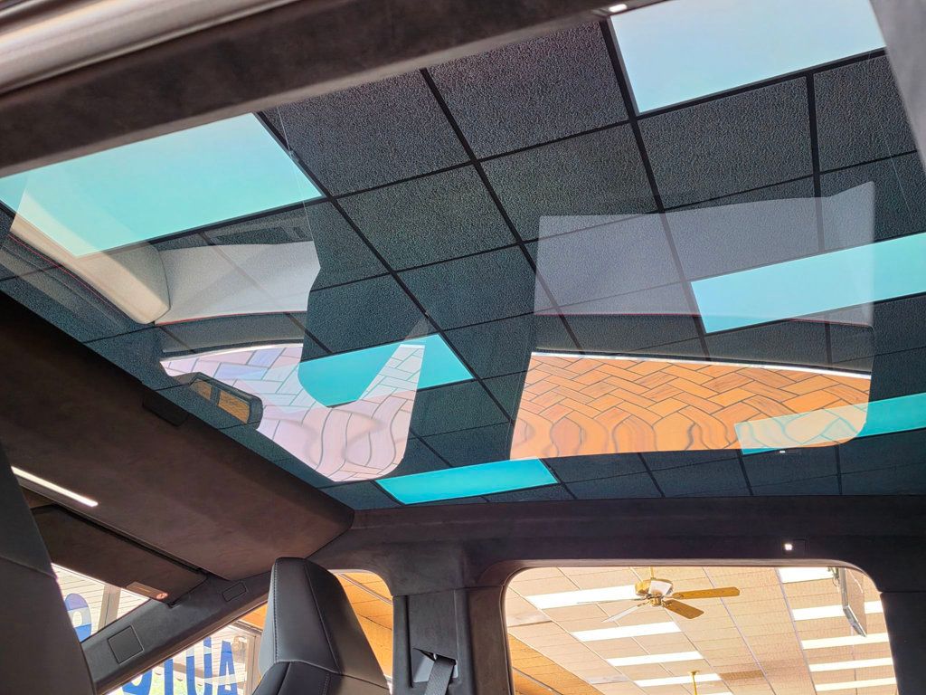 2024 Tesla Cybertruck AWD - 23061742 - 19