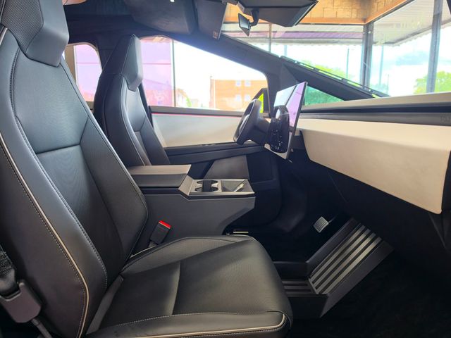 2024 Tesla Cybertruck AWD - 23061742 - 28