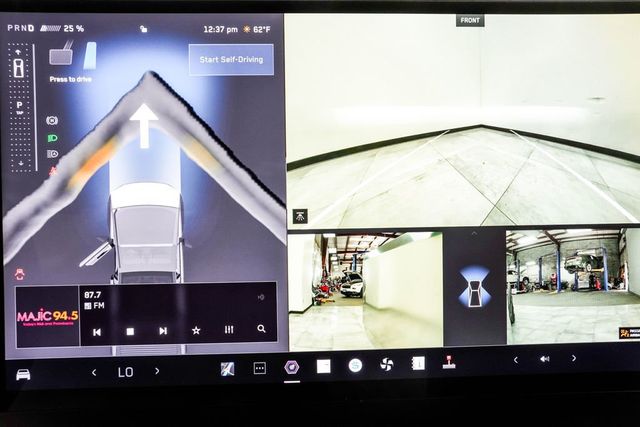 2024 Tesla Cybertruck AWD - 23007680 - 32