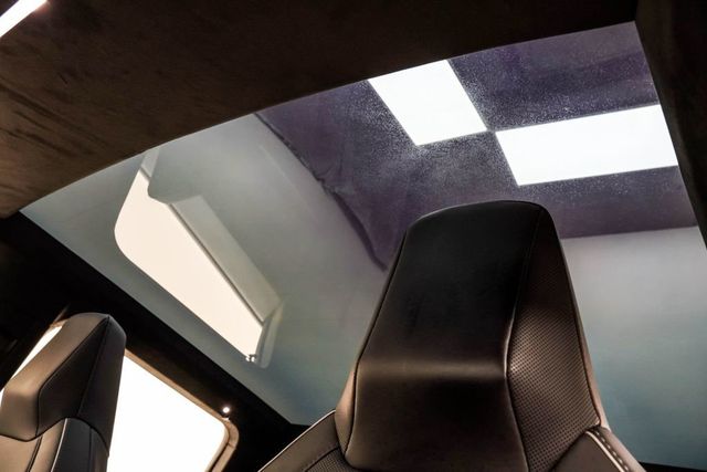 2024 Tesla Cybertruck AWD - 23046147 - 18