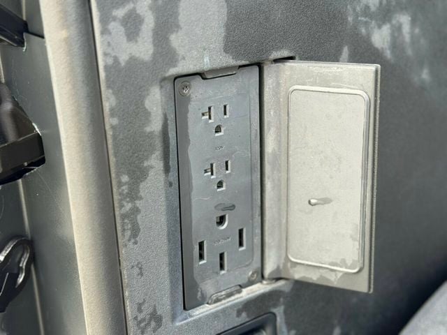 2024 Tesla Cybertruck AWD - 23060712 - 10