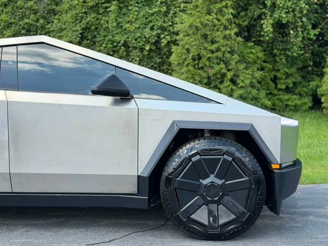 2024 Tesla Cybertruck AWD - 23060712 - 14