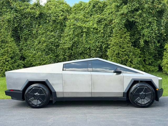 2024 Tesla Cybertruck AWD - 23060712 - 15