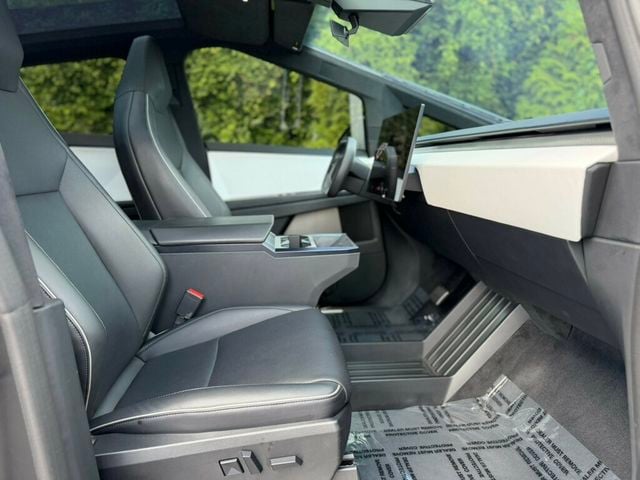 2024 Tesla Cybertruck AWD - 23060712 - 31