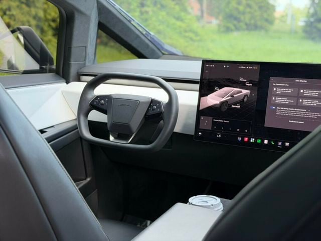 2024 Tesla Cybertruck AWD - 23060712 - 33
