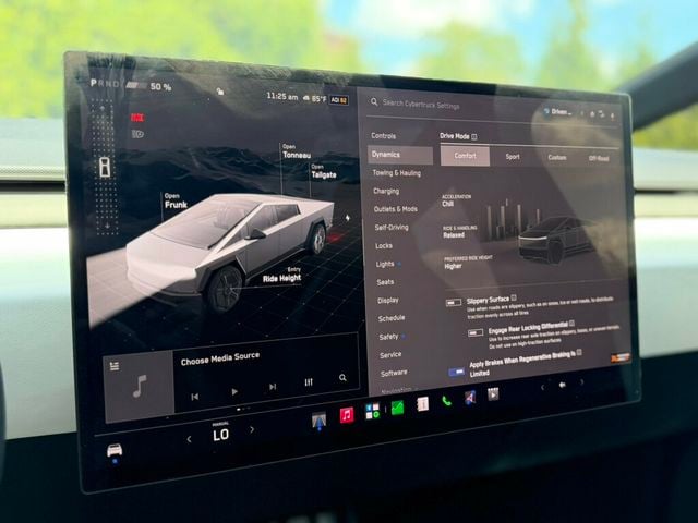2024 Tesla Cybertruck AWD - 23060712 - 38