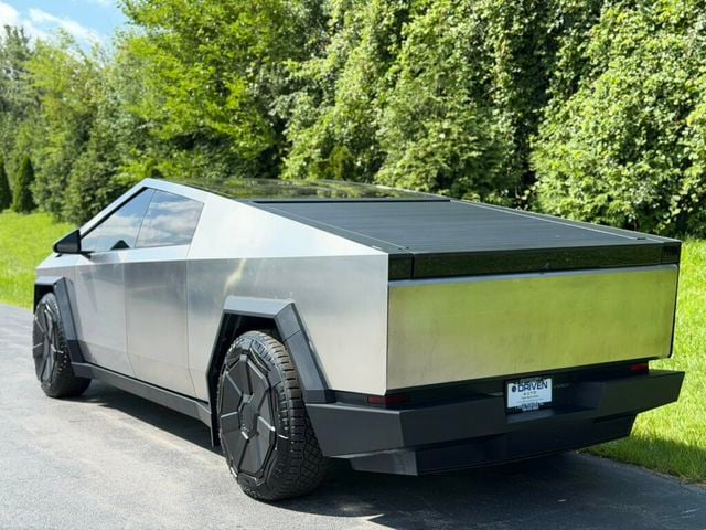 2024 Tesla Cybertruck AWD - 23060712 - 6