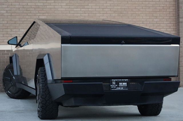 2024 Tesla Cybertruck AWD - 23097622 - 10
