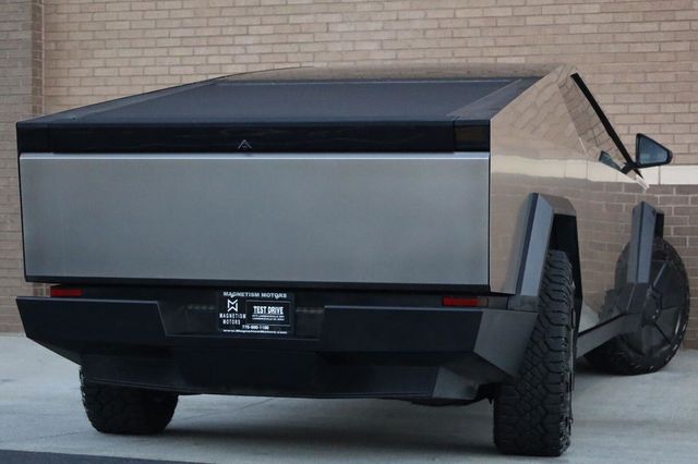2024 Tesla Cybertruck AWD - 23097622 - 12